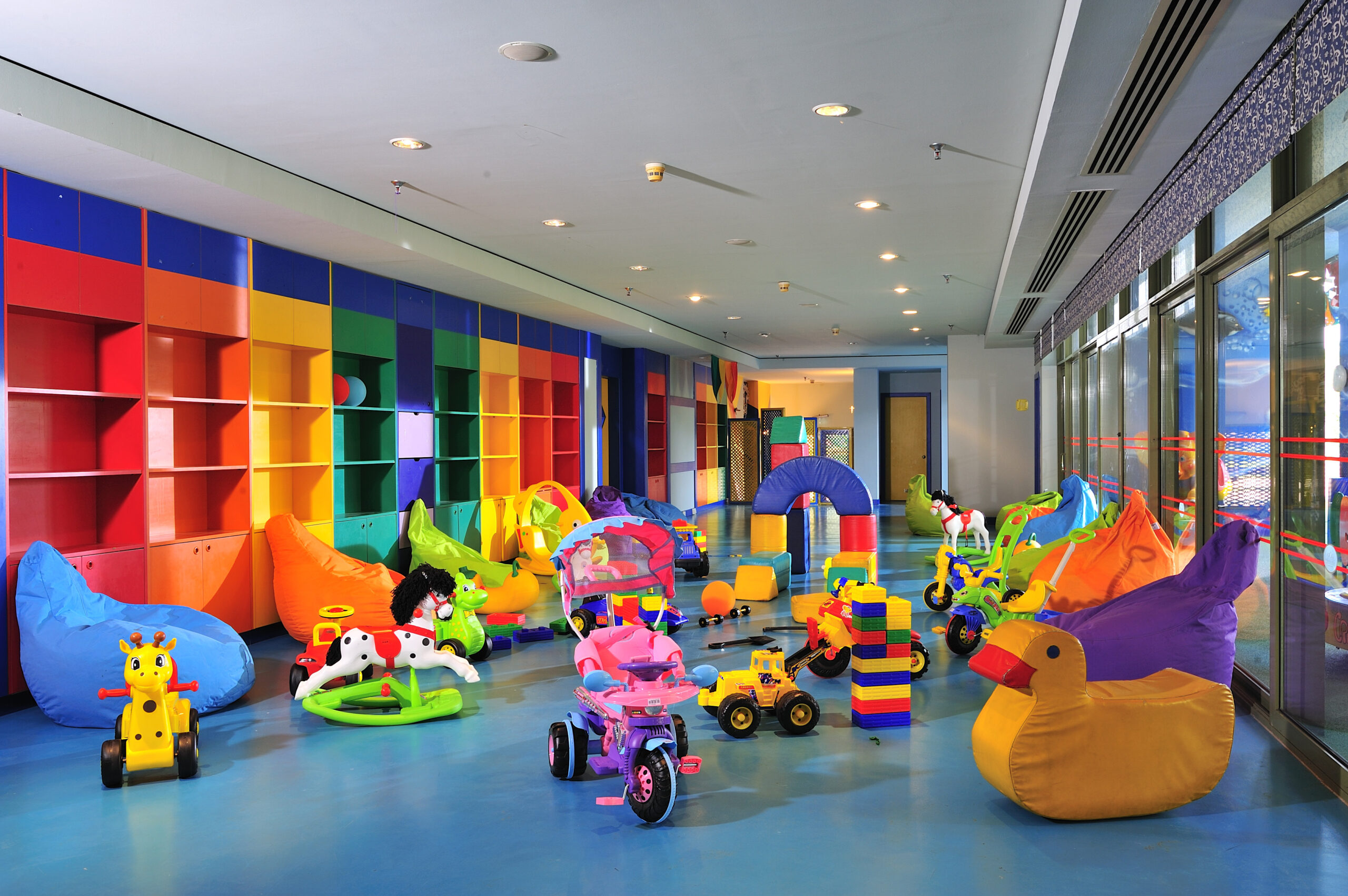 Какой детский центр в крыму. Развлекательная комната для детей. Детские комнаты в торговых центрах.